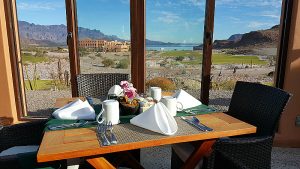 Golf course dining and a view of the luxury all inclusive Mexican resort